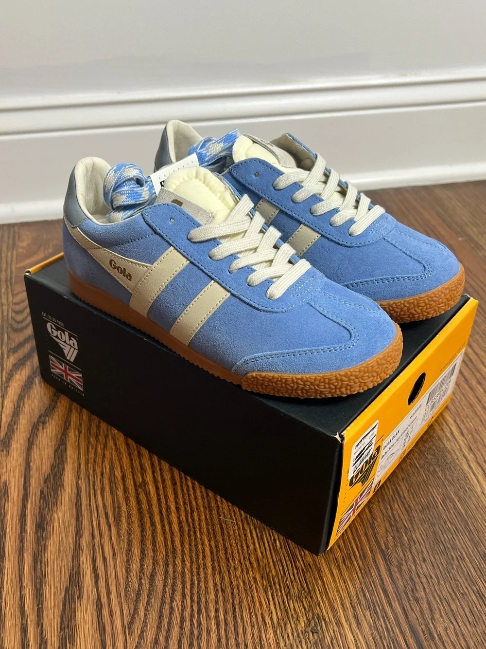 NIB Gola Cornflower Blue Suede Sneakers - Picture 2 of 5